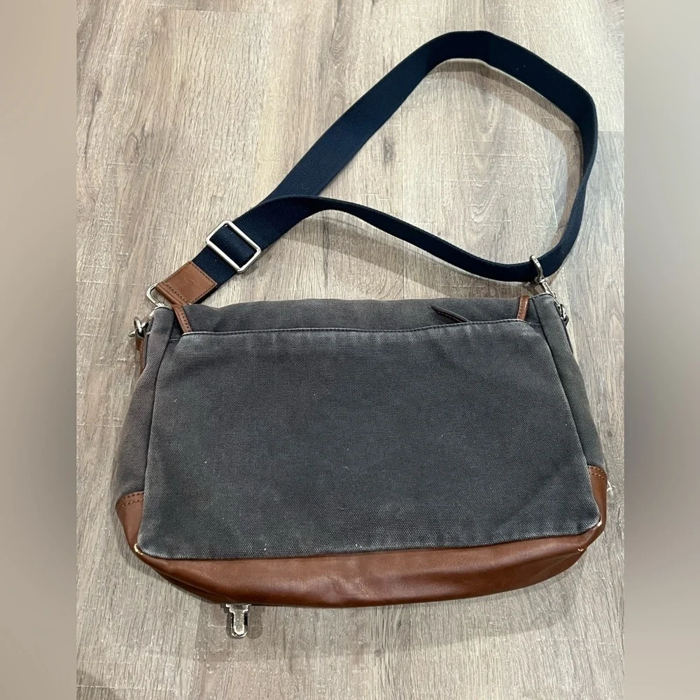FOSSIL Leather Canvas Messenger Bag VTG Distressed Satchel Laptop Business Bag
